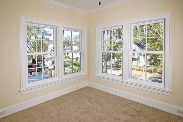 Unfurnished bedroom with view — Stock Photo, Image