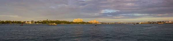 Panorama à 180 degrés de nassau, bahamas — Photo