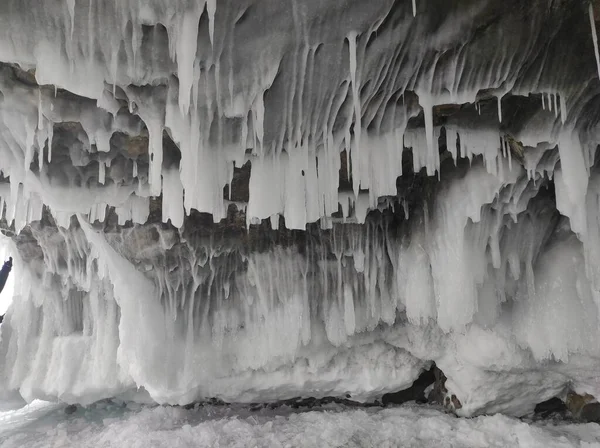 Σπηλιά με διάφανο και πάγο — Φωτογραφία Αρχείου