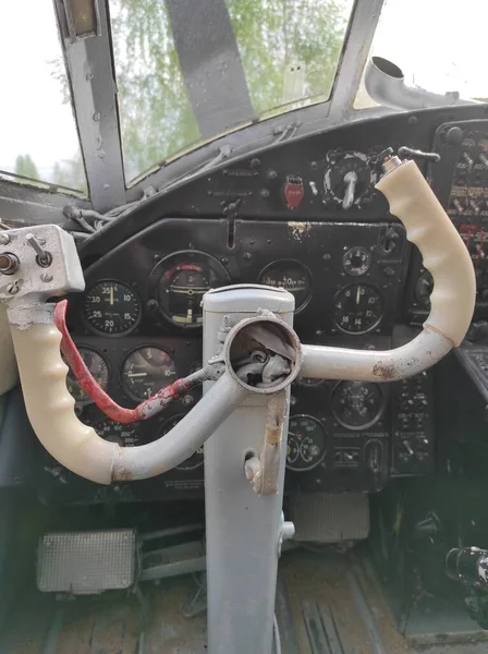 Dentro do cockpit de um grande avião de carga — Fotografia de Stock