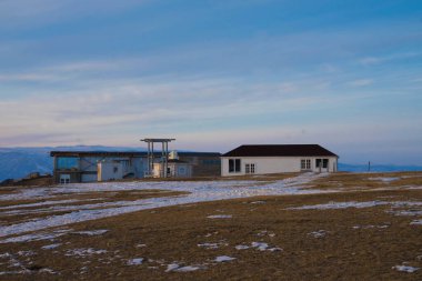 Olkhon adasında kış gün batımı