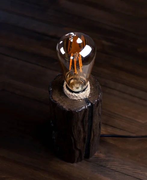 Tischlampe Auf Dem Tisch Dekorative Lampe Aus Holz Vorhanden Nachtlicht — Stockfoto