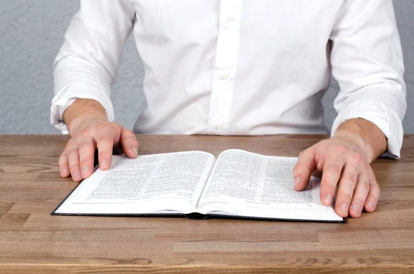 Open Bible Book Table Man Shirt — Stock Photo, Image
