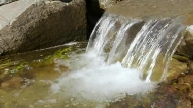 Küçük şelale Creek 4k