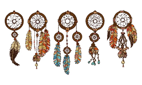 Zestaw 5 dreamcatchers kolorowe. Ręcznie rysowane z atramentem łapacz snów z piór. Etniczne ilustracja, tribal, American Indian tradycyjny symbol. Tribal tematu. — Wektor stockowy