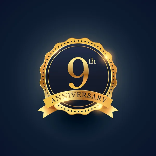 Etiqueta de la insignia de celebración del noveno aniversario en color dorado — Archivo Imágenes Vectoriales