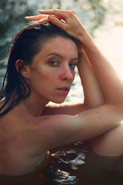 Retrato Fasion Sensual Mulher Água Verão Emocional Belo Retrato Uma — Fotografia de Stock