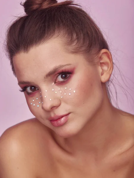 Maquillaje Creativo Moda Hermoso Retrato Mujer Joven Con Piel Limpia — Foto de Stock