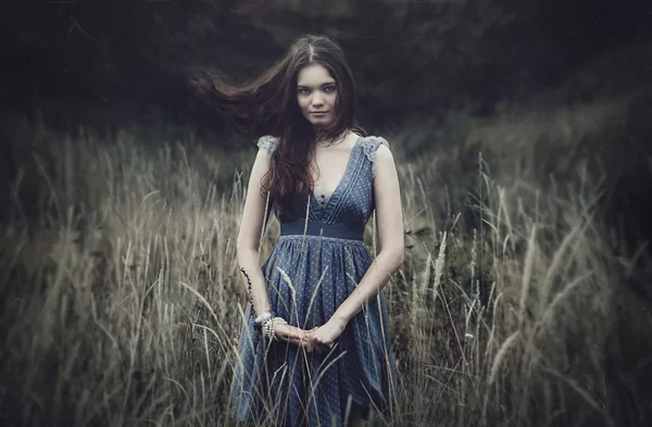 Dark art, portrait women in field — Stock Photo, Image