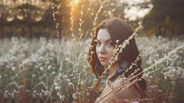 Portrait of the young beautiful  woman outdoors — Stock Photo, Image