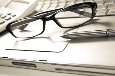 hesap makinesi ve dizüstü