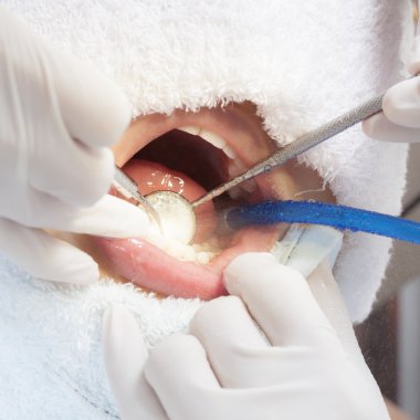 Kadın diş ve diş hekimi