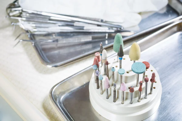 Narzędzia stomatologiczne z bliska — Zdjęcie stockowe