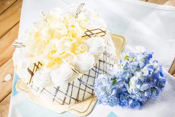 Image of cake on a table — Stock Photo, Image