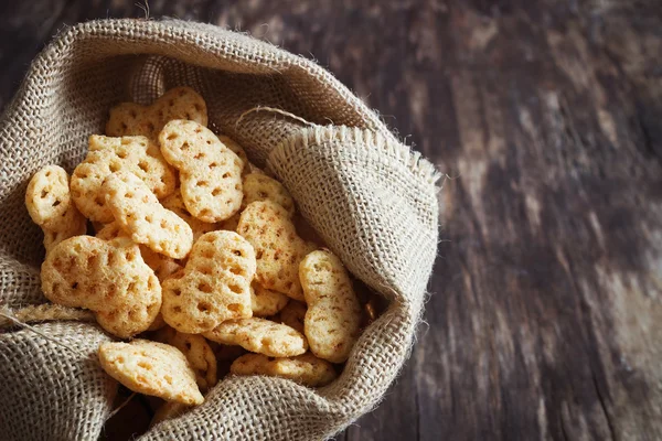 Würzige Snacks in Herzform — Stockfoto