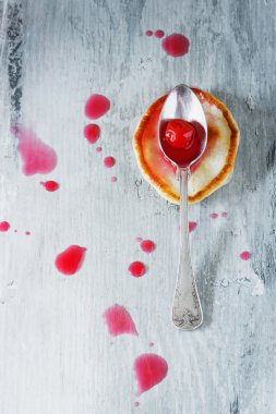 Krep ve ev yapımı Vişne Reçeli