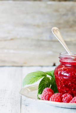 Ahududu reçeli ve çilek