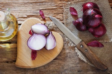  Kırmızı soğan dilimlenmiş