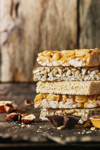 Caramelle con noci e caramello — Foto Stock