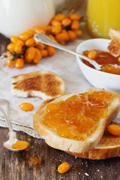 Toast mit hausgemachter Marmelade — Stockfoto