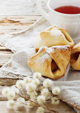 Taze çörek ve çay