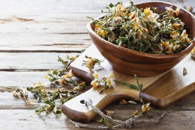 kurutulmuş şifalı otlar 