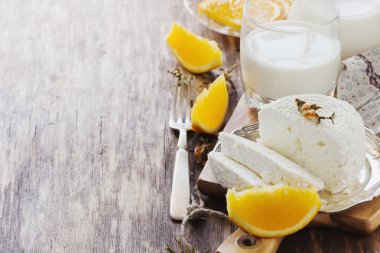 Ev yapımı süzme peynir.