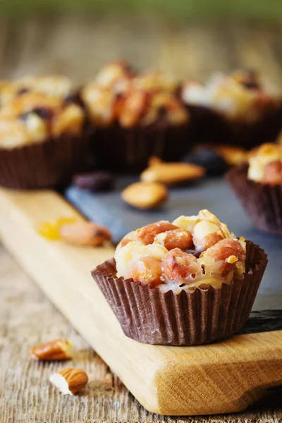 Dolci con noci e caramello — Foto Stock