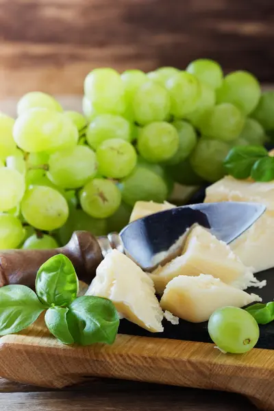 Čerstvý sýr parmezán — Stock fotografie