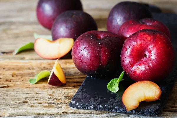 Ripe sweet plum — Stock Photo, Image