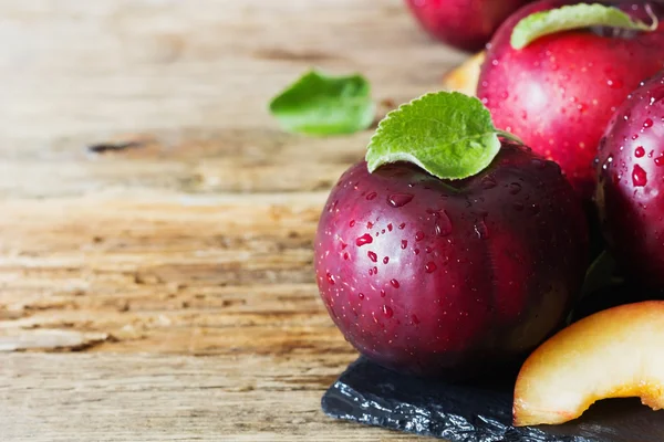 Ripe sweet plum — Stock Photo, Image