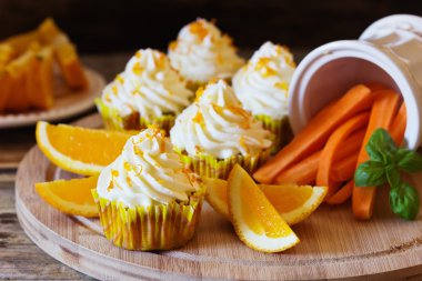 Lezzetli ev yapımı kekler