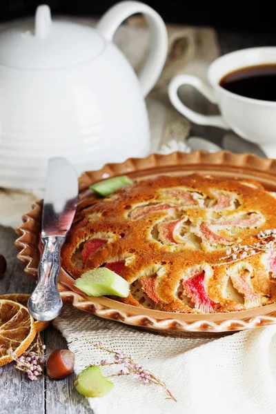 Torta di rabarbaro fatta in casa Immagine Stock