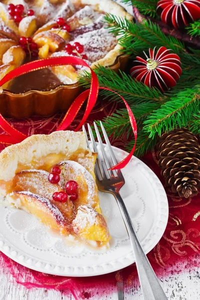 Christmas apple pie — Stock Photo, Image