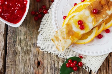 taze pişmiş krep reçel ile