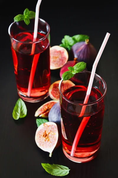 Bebidas e figos maduros — Fotografia de Stock