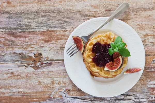 Frisch gebackene Waffeln — Stockfoto