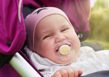 Küçük bir kızın portresi.