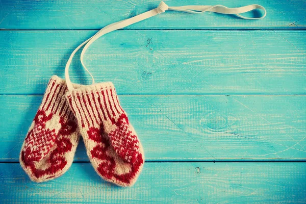 Traditionelle Kinderhandschuhe — Stockfoto