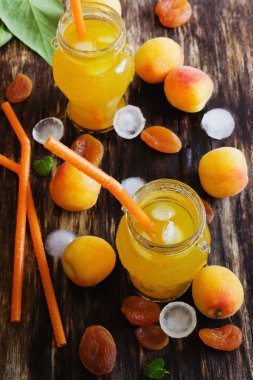 Kayısı suyu küçük kavanoz