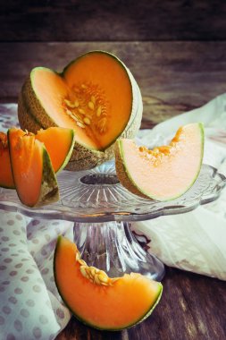 olgunlaşmış kavun dilimleri