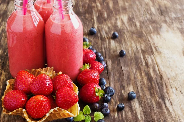 Vitamin frukost i en flaska — Stockfoto