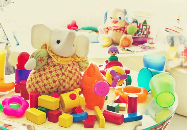 Brinquedos infantis no quarto das crianças Fotografias De Stock Royalty-Free