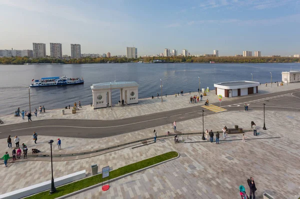 Moscow Ryssland September 2020 Familj Tema Park North River Terminal Stockbild