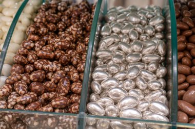  Geleneksel Türk tatlıları. Üst görünüm bulanık dokular yumuşak odak.