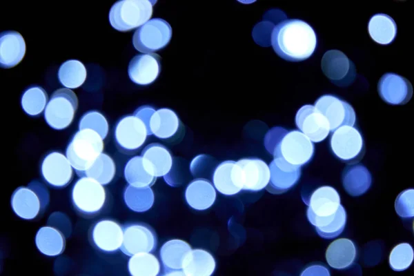 Kaltes Licht Defokussiert Bokeh Weihnachten Große Blaue Lichter Auf Schwarzem — Stockfoto