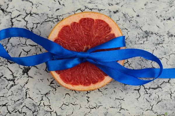 Gåva av en grapefrukt — Stockfoto