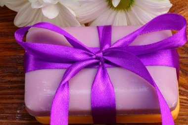 Hediyelik sabunlar çiçekli şeklinde