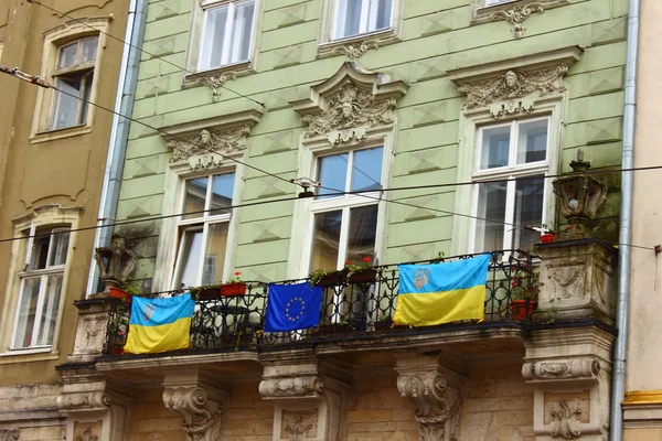 Banderas de Ucrania y de la Unión Europea —  Fotos de Stock