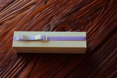 bir sürpriz ile küçük kutu